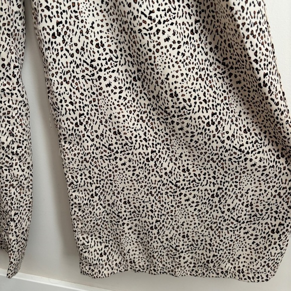 NWT Doe & Rae Boutique Leopard Print Drop Shoulder Wide Leg Jumpsuit Size L - Picture 7 of 10